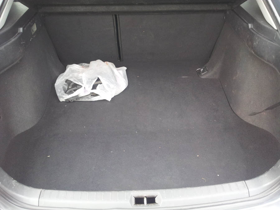 Toyota Avensis T3-X boot-carpet